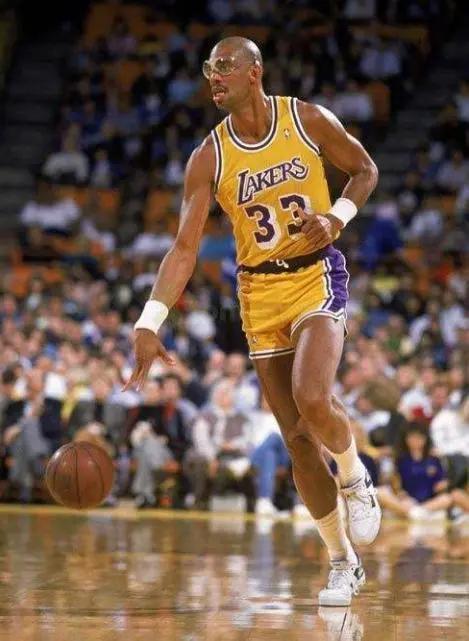 贾巴尔最新爆料,揭秘篮球传奇背后的故事  第2张